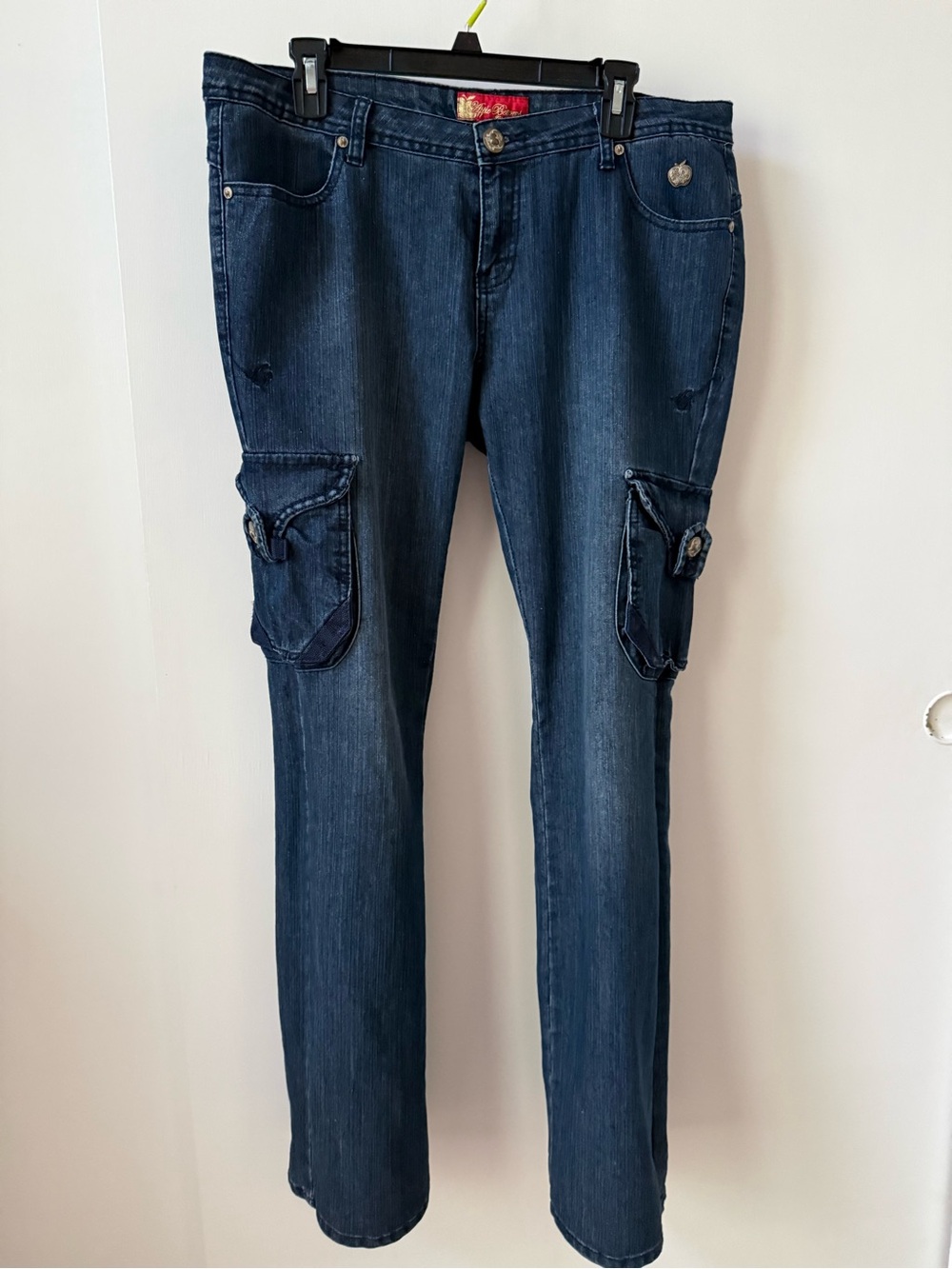 Vintage Y2K Low Rise Apple Bottoms Dark Wash Cargo Jeans Size 13/14 - Picture 4 of 16